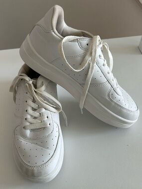 Kids White Low-Top Sneakers - Comfortable Everyday Shoes